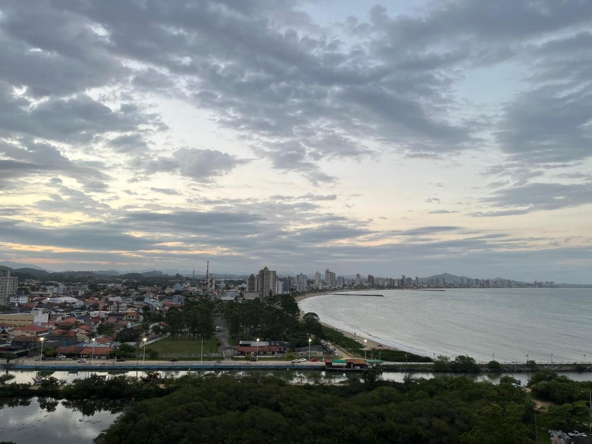 Apartamento Novo Frente Mar Com Piscina Em Home Club Penha  Eksteriør billede